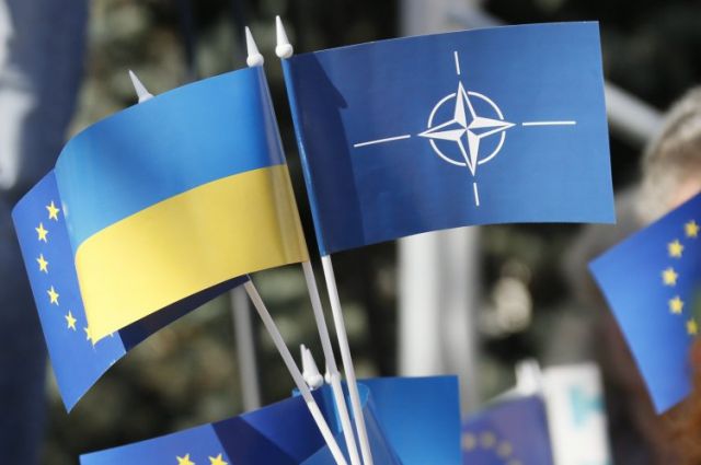 США демонструють силу в суперечці щодо України і попереджають про новий «конфлікт» у Європі