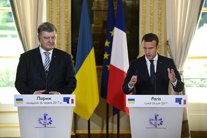 Макрон: Франція підтримує суверенітет України