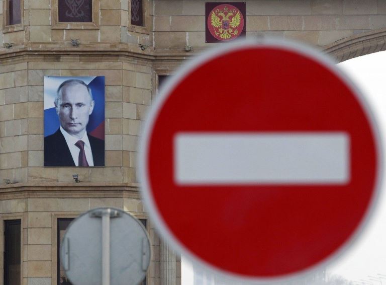 ЄС продовжить економічні санкції щодо Росії