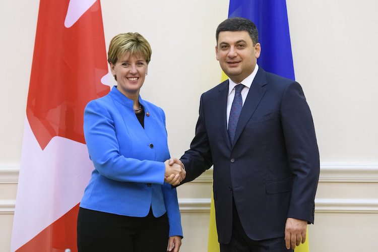 Канадський міністр Марі-Клод Бібо завітала до України та відвідала Донбас