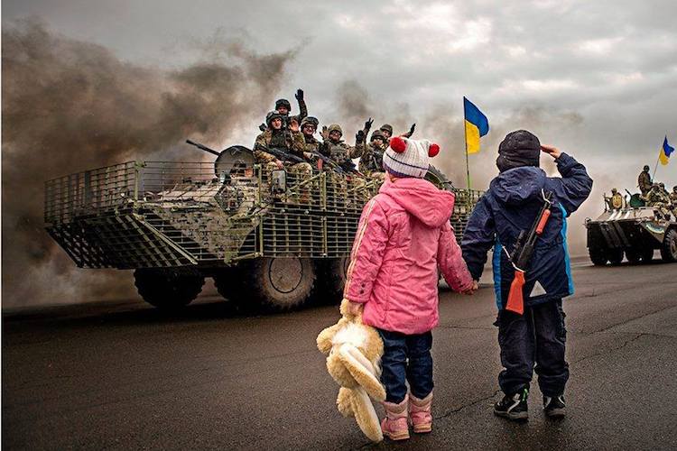 Богдан Стельмах: “Україна тебе виглядає, мій сину. Україна очікує, дочко, тебе”