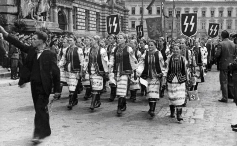 Бандерівці і гітлерівці напередодні війни