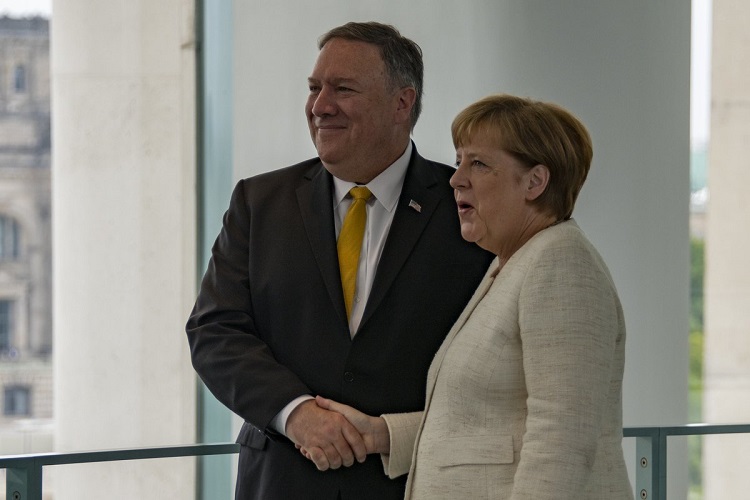 Помпео та Меркель обговорили проблеми України