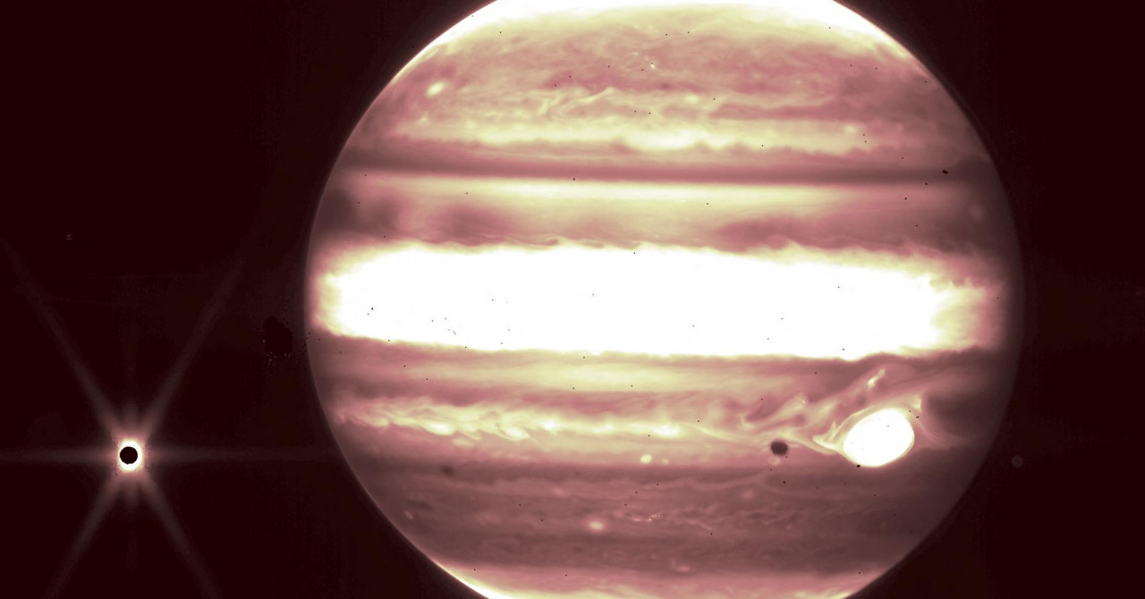 Вуглець на сателіті Юпітера